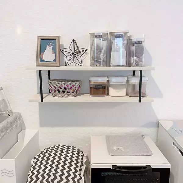 「セリアのアイテムで収納作りも模様変えも♪キッチンDIYアイデア6選」の画像