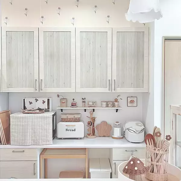 「セリアのアイテムで収納作りも模様変えも♪キッチンDIYアイデア6選」の画像