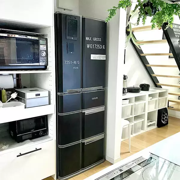 「セリアのアイテムで収納作りも模様変えも♪キッチンDIYアイデア6選」の画像