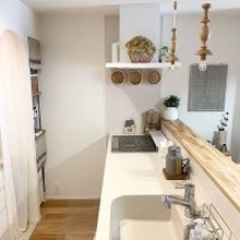 「素材とトーンをそろえて心地よく。木の温もりが広がるキッチン」 by AONAさん