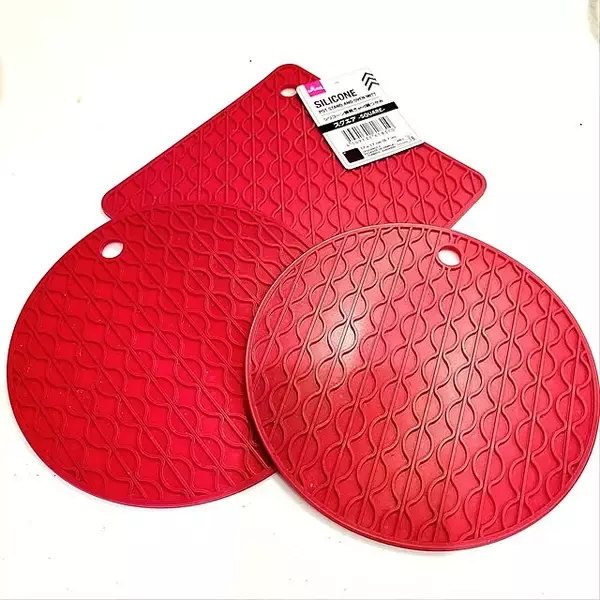 「やわらかくって扱いやすい♪100均で買えるシリコーンアイテムをご紹介」の画像