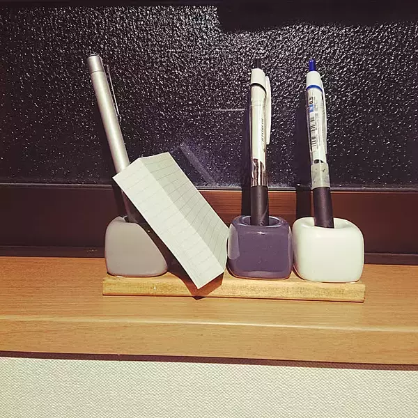 「すっきり＆使いやすく整頓できる♪100均アイテムを使った文具収納」の画像