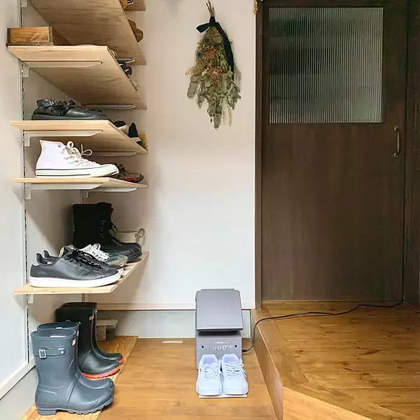 「驚くほど簡単にキレイに！知って得する靴の洗い方の工夫6選」の画像