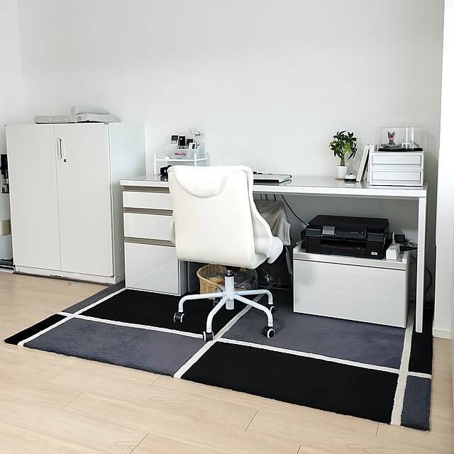 使う頻度や置くスペースに合わせて収納♪デスク周りやリビングでのプリンターの置き方6選