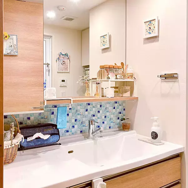「今すぐ真似したいアイデア満載！洗面所のリメイク実例集」の画像