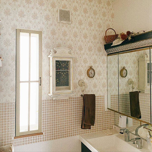 今すぐ真似したいアイデア満載！洗面所のリメイク実例集