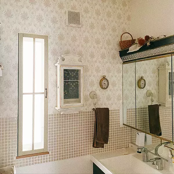 「今すぐ真似したいアイデア満載！洗面所のリメイク実例集」の画像