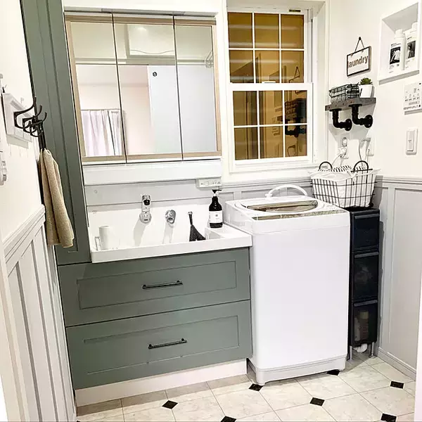 「今すぐ真似したいアイデア満載！洗面所のリメイク実例集」の画像