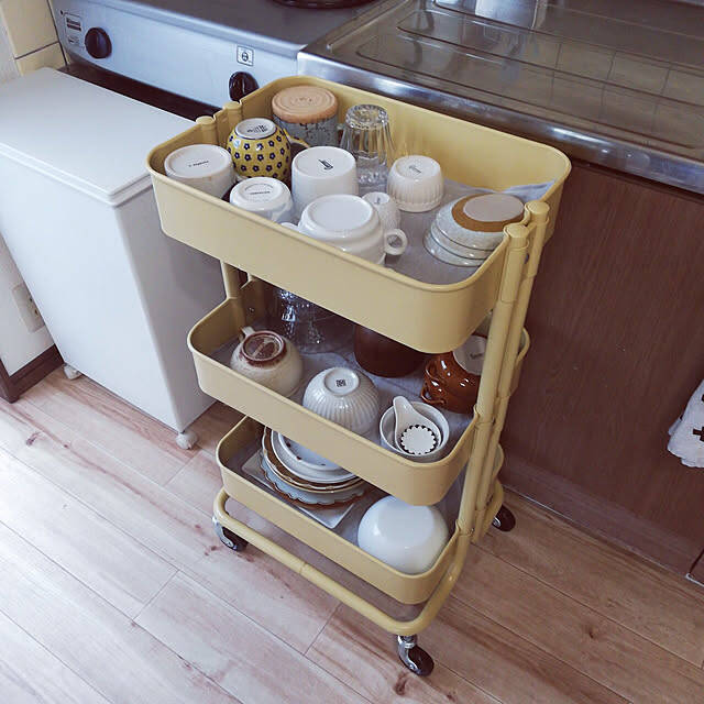 ごちゃつく食器がすっきり片付く！IKEAアイテムで叶える収納アイデア7選