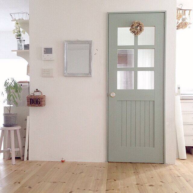 ドアで個性を出す！お部屋の入り口に華を添えるDIY12選