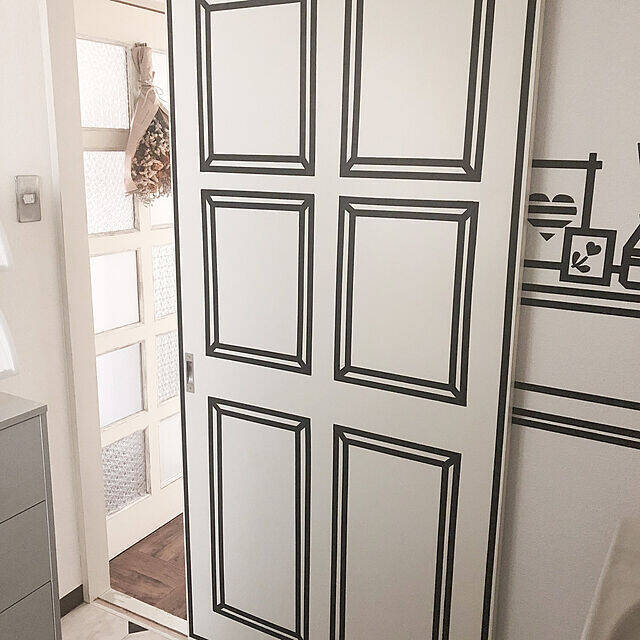 ドアで個性を出す！お部屋の入り口に華を添えるDIY12選