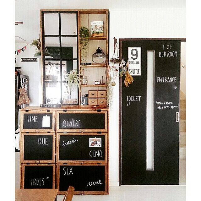 ドアで個性を出す！お部屋の入り口に華を添えるDIY12選