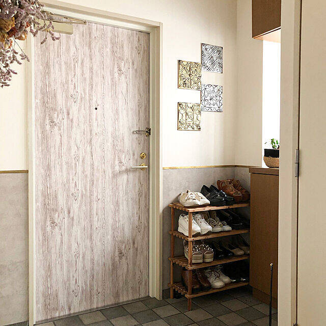 ドアで個性を出す！お部屋の入り口に華を添えるDIY12選