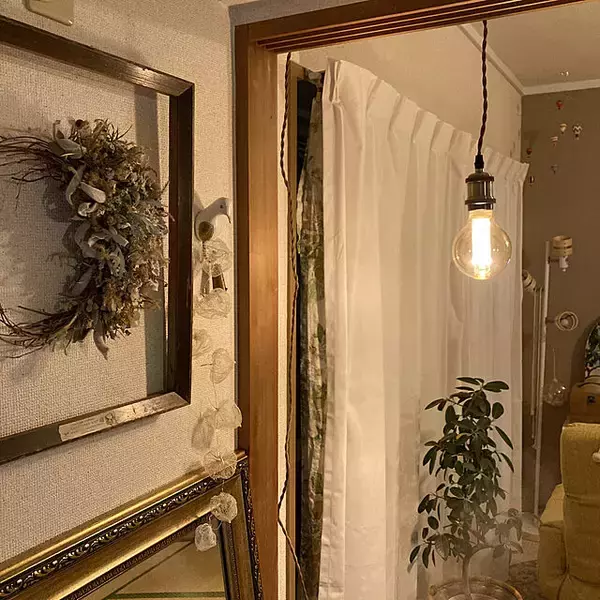 「レトロ感がたまらない♪明かりがインテリアになるエジソン電球」の画像