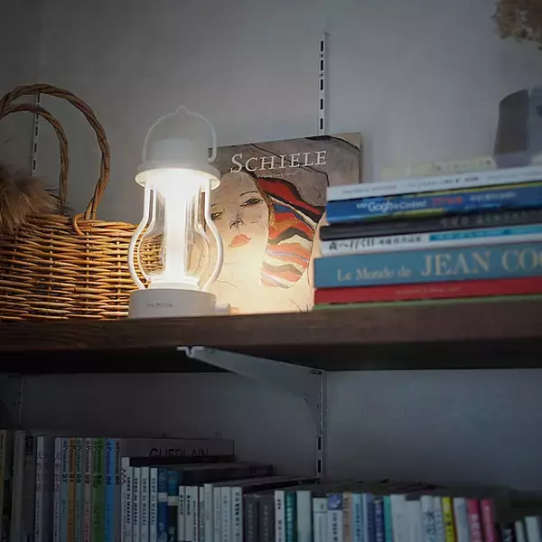 やさしい灯りでお部屋を癒し空間に♡デザイン性も抜群なおすすめのランタン