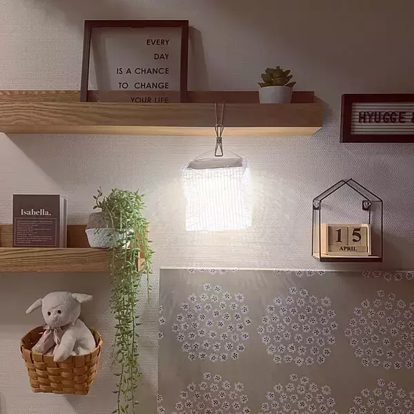 「やさしい灯りでお部屋を癒し空間に♡デザイン性も抜群なおすすめのランタン」の画像