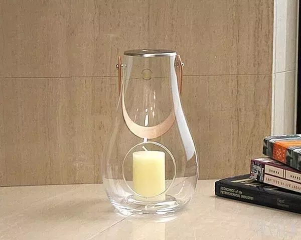 「やさしい灯りでお部屋を癒し空間に♡デザイン性も抜群なおすすめのランタン」の画像