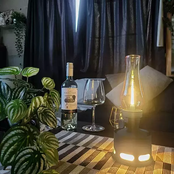 「やさしい灯りでお部屋を癒し空間に♡デザイン性も抜群なおすすめのランタン」の画像