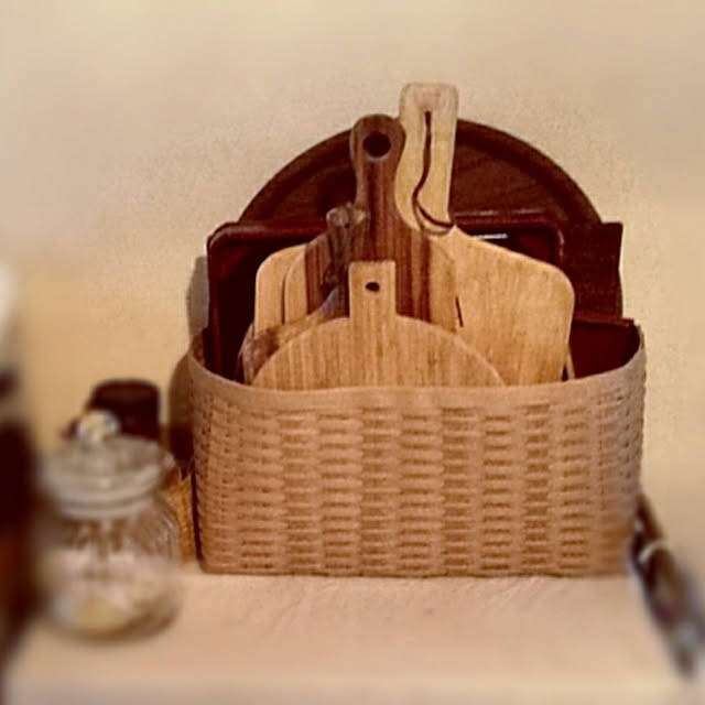 省スペースで使いたいときにサッと手に取れる！トレーの収納アイデア6選