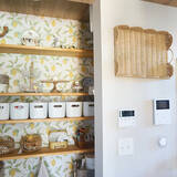 「省スペースで使いたいときにサッと手に取れる！トレーの収納アイデア6選」の画像7