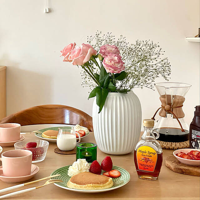 季節の花をみずみずしく引き立てる。花との暮らしが楽しくなる花瓶・フラワーベース