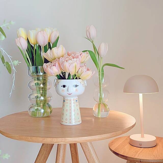 季節の花をみずみずしく引き立てる。花との暮らしが楽しくなる花瓶・フラワーベース