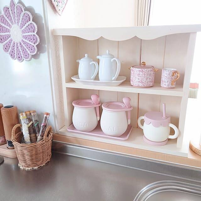 ササッと塗るだけでアンティークな風合いに。ダイソーのミルクペイントでDIYにチャレンジ