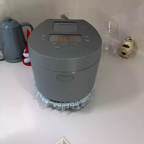 「家事の効率アップに直結☆炊飯器と電子レンジの置き方・置き場所アイデア」の画像