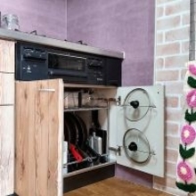 収納スペースを増やすにはデッドスペースの使い方が鍵！セリアのアイテムで作る扉裏収納