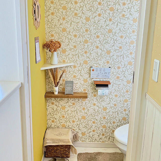 色や柄を変えてトイレが見ちがえる！ペンキ・壁紙・漆喰で変える壁リメイク実例