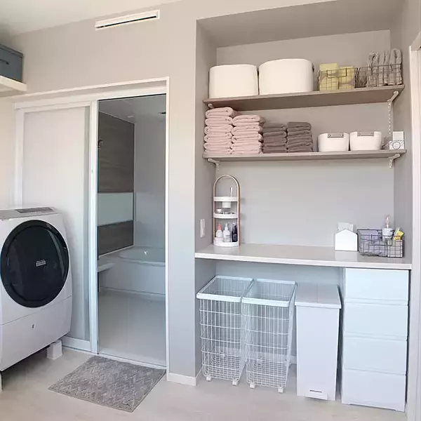 「キッチンからトイレ・洗面所まで！towerの浮かせる収納で水回りスッキリ」の画像