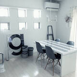 「主役級の美しさ！食卓を彩るこだわりのダイニングチェア10選」の画像10