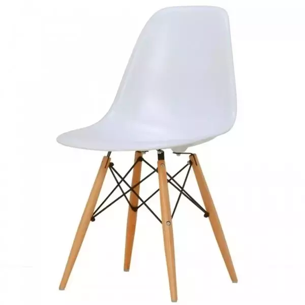 「主役級の美しさ！食卓を彩るこだわりのダイニングチェア10選」の画像