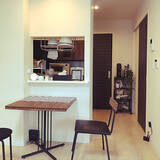 「主役級の美しさ！食卓を彩るこだわりのダイニングチェア10選」の画像17