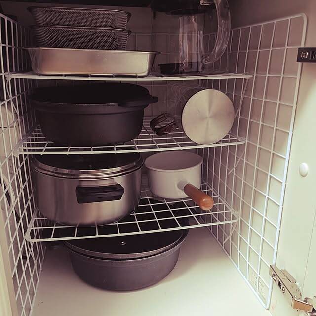 組み合わせやすく手軽に使える！収納に便利なワイヤーネットの活用実例集