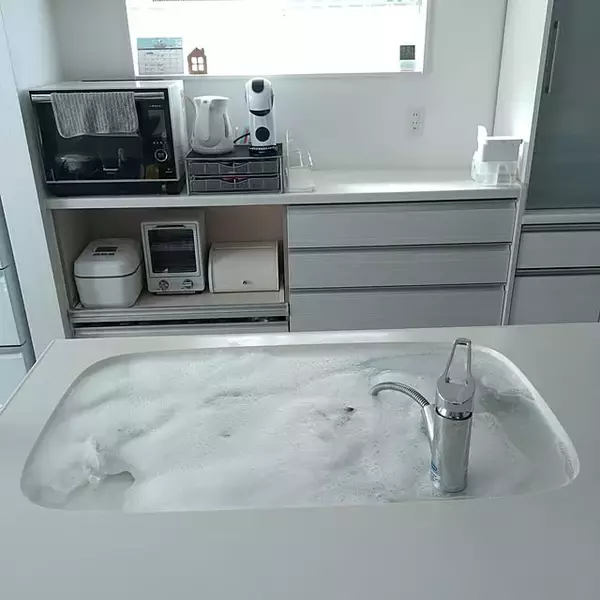 「ここまで使える！オキシクリーンで家の汚れをスッキリきれいにできる掃除アイデアをご紹介」の画像
