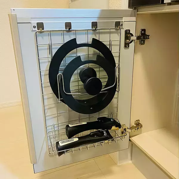 「水回りやリビングもスッキリ使いやすく☆扉裏スペースの有効活用アイデア集」の画像