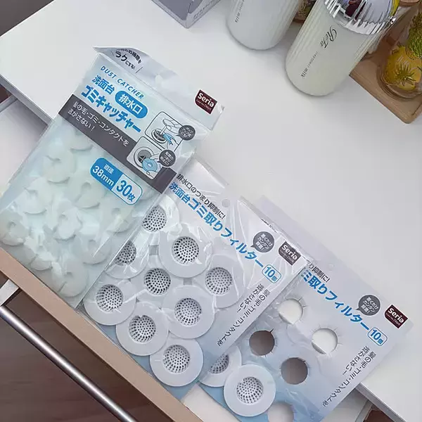 「次買うのもコレ！ユーザーさんがおすすめのセリアのリピ買い必至アイテムをご紹介」の画像