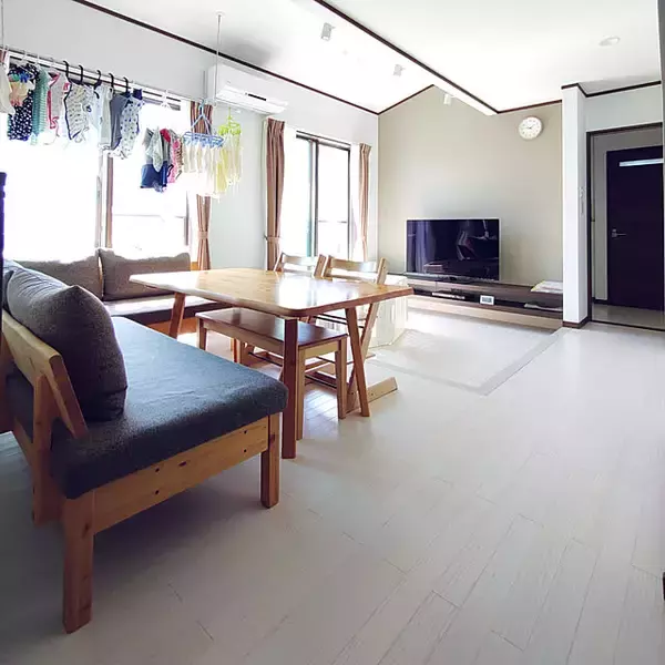 「家事がしやすく、開放感も抜群！理想の暮らしをカタチにした平屋のお家実例10選」の画像