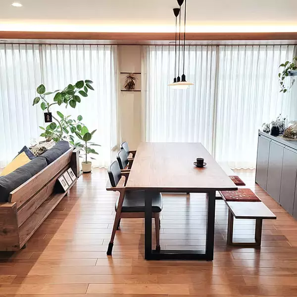 「家事がしやすく、開放感も抜群！理想の暮らしをカタチにした平屋のお家実例10選」の画像