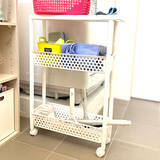 「【高コスパアイテム】550円で通気性も抜群！ダイソーの隙間ワゴンで掃除道具をすっきり収納 by emiさん」の画像4