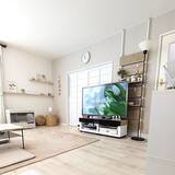 「壁を傷付けずに、わずかなスペースに収納が作れる！つっぱりラックの活用アイデア6選」の画像1