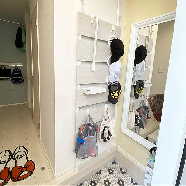 壁を傷付けずに、わずかなスペースに収納が作れる！つっぱりラックの活用アイデア6選