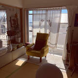 「窓辺が変わる！カーテンの代用品で見つける心地よい暮らし」の画像1