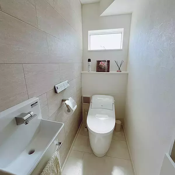 「非日常なリゾート気分はこう作る。ホテルのような見栄えばっちりトイレの実例10選」の画像