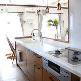 「シンプルライフはキッチンから！すっきり整ったキッチンの実例集」の画像1