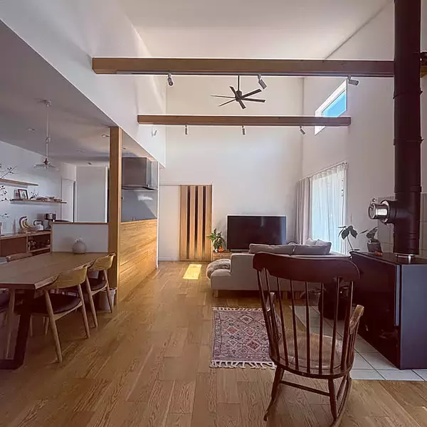 「ゆとりある空間と自然を感じる心地よい暮らし。魅力あふれる平屋のお家実例10選」の画像