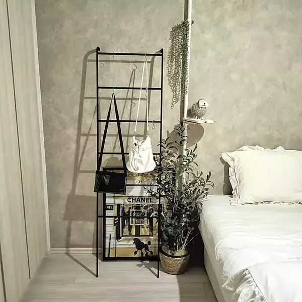 「限られた空間でも効率よく収納できる！収納家具やクローゼットなどを活用した、寝室収納のアイデア10選」の画像