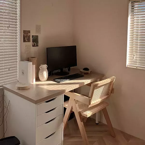 勉強机からワークスペースまで対応♪暮らしに合わせて選ぶIKEAのデスク6選