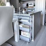 「デッドスペースが立派な収納に！すっきりと使いやすい隙間収納のアイデア6選」の画像2